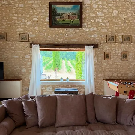 Villa Spacieuse à Avec Piscine Privée *