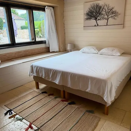 Spacieuse à Avec Piscine Privée *